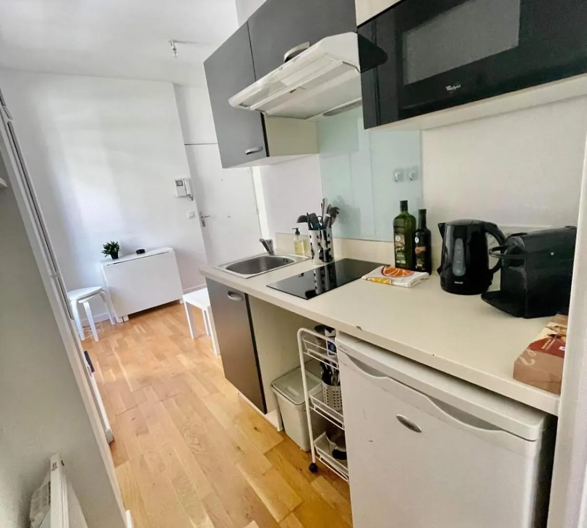 Nice Two-Rooms With Balcony In Nice Apartment