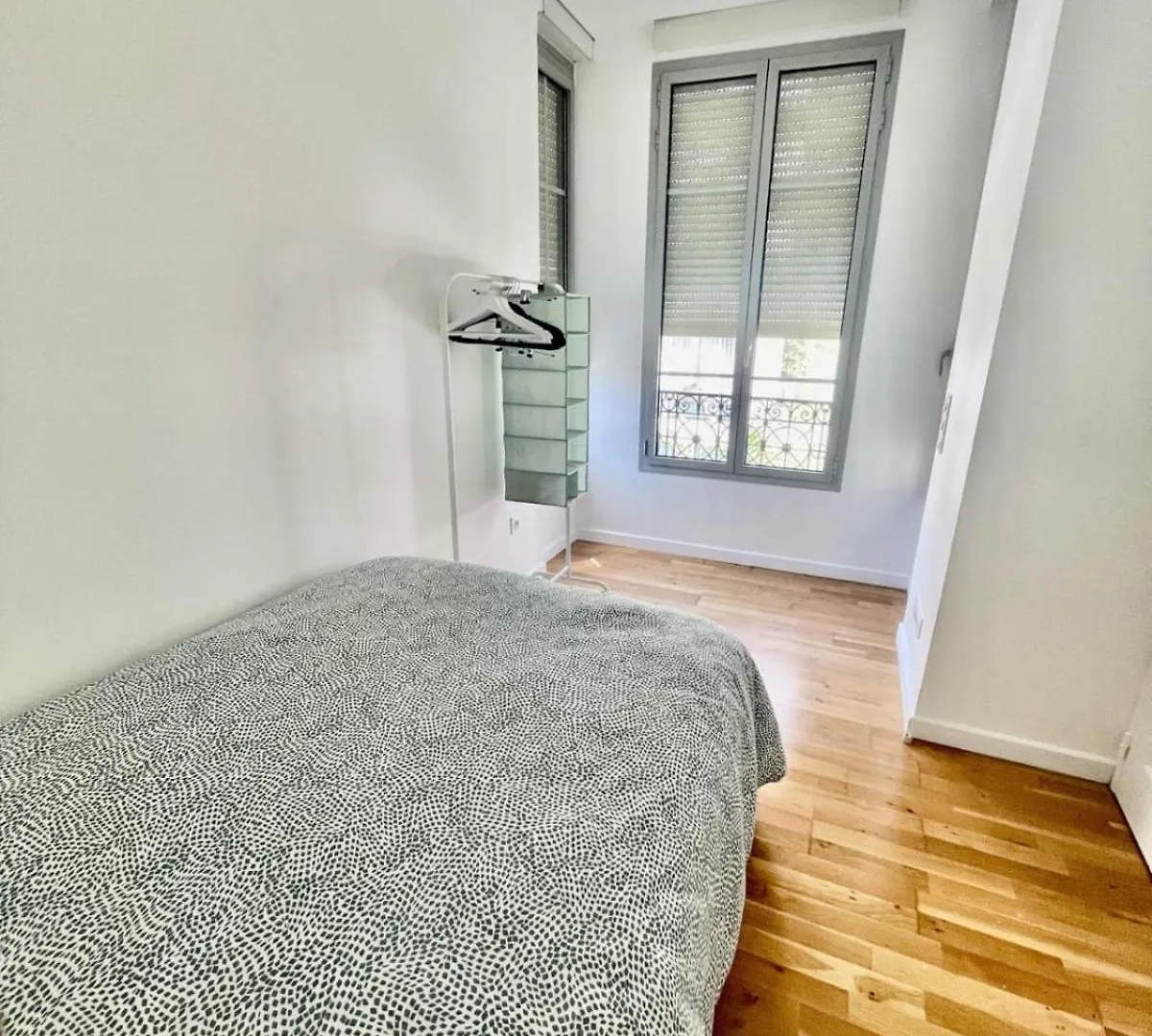 Nice Two-Rooms With Balcony In Nice Apartment